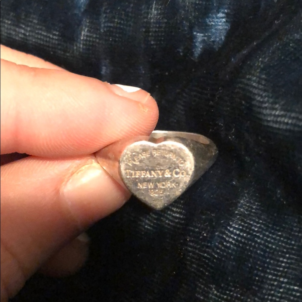 Return to Tiffany’s heart ring authentic. SZ 5.5